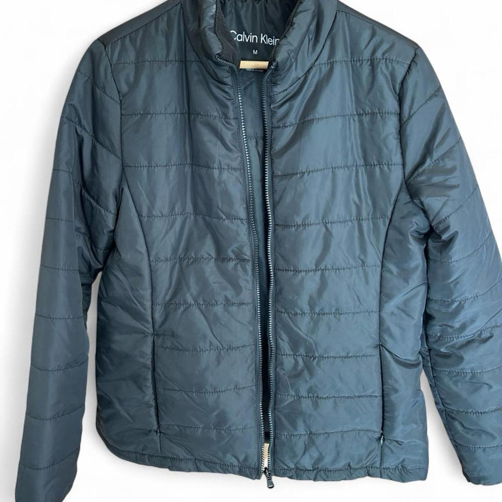 Calvin Klein Women's Black Puffer Jacket - Image 4