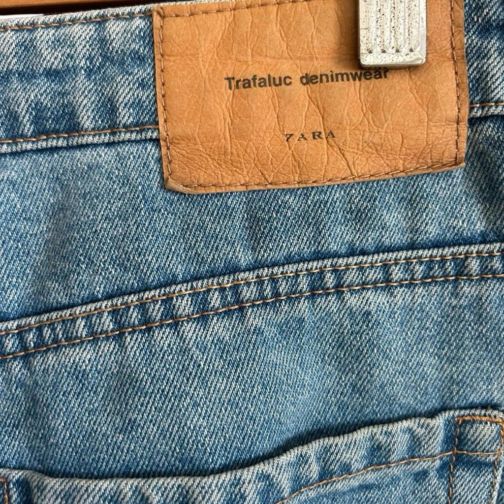 Zara Trafaluc Denimwear Women's Straight Leg Jeans Light Wash - Image 4