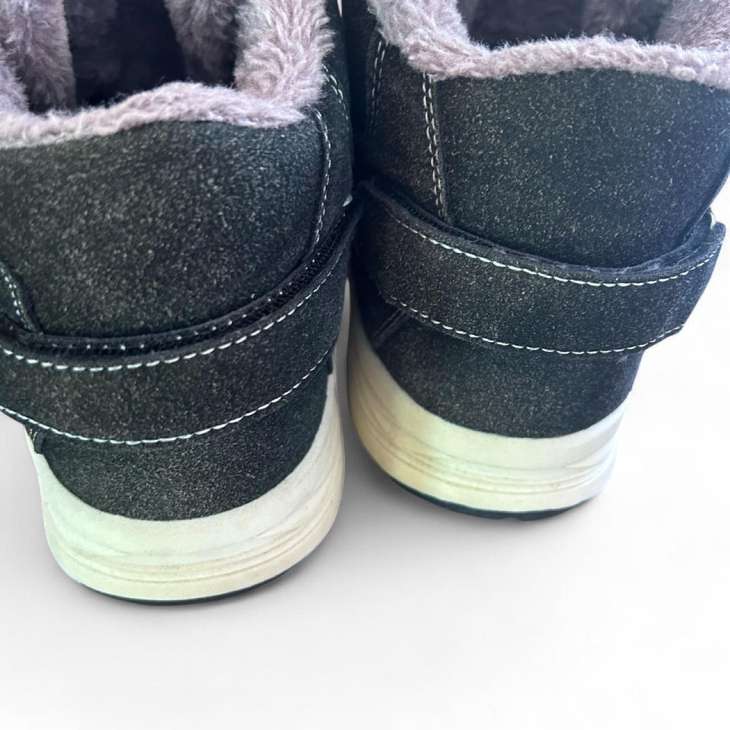 Fashion Essentials Black Professional Skateboard Boots - Image 5